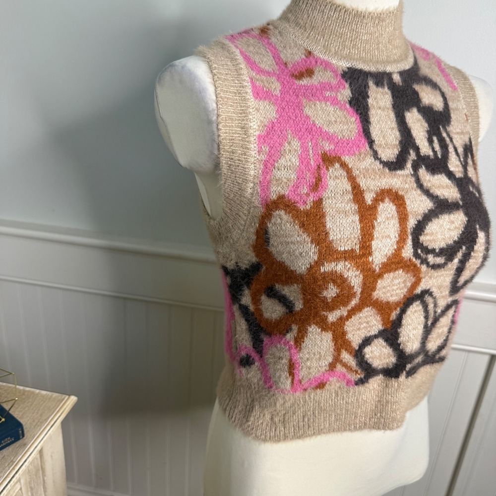 PacSun Womens Floral Fuzzy Knit Mock Neck Cropped Sweater Vest Tan Pink Sz S NEW - Picture 2 of 7